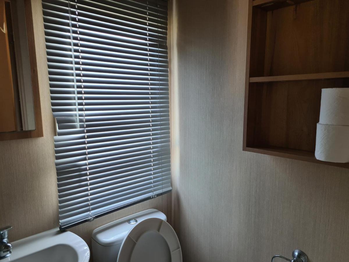 8 Berth Eastgate Fantasy Island Apartment อินโกลด์เมลส์ ภายนอก รูปภาพ