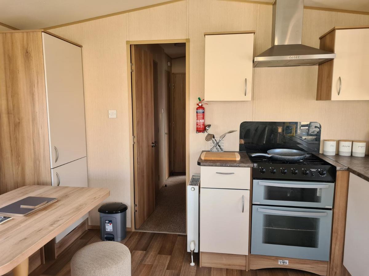 8 Berth Eastgate Fantasy Island Apartment อินโกลด์เมลส์ ภายนอก รูปภาพ