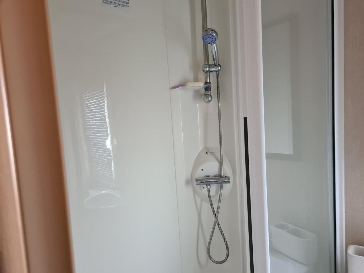 8 Berth Eastgate Fantasy Island Apartment อินโกลด์เมลส์ ภายนอก รูปภาพ